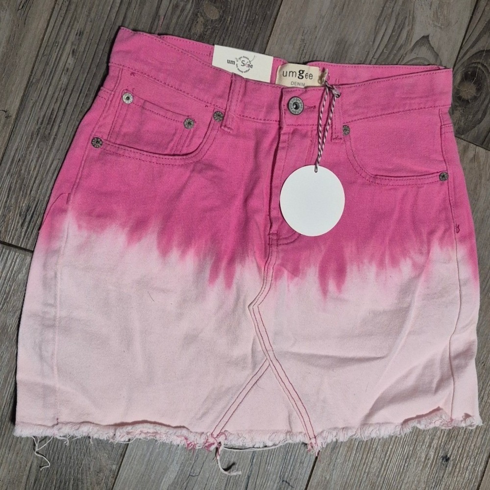 Umgee Denim Pink Ombre Dip Dye Mini Skirt Raw Hem Womens Size Small NWT